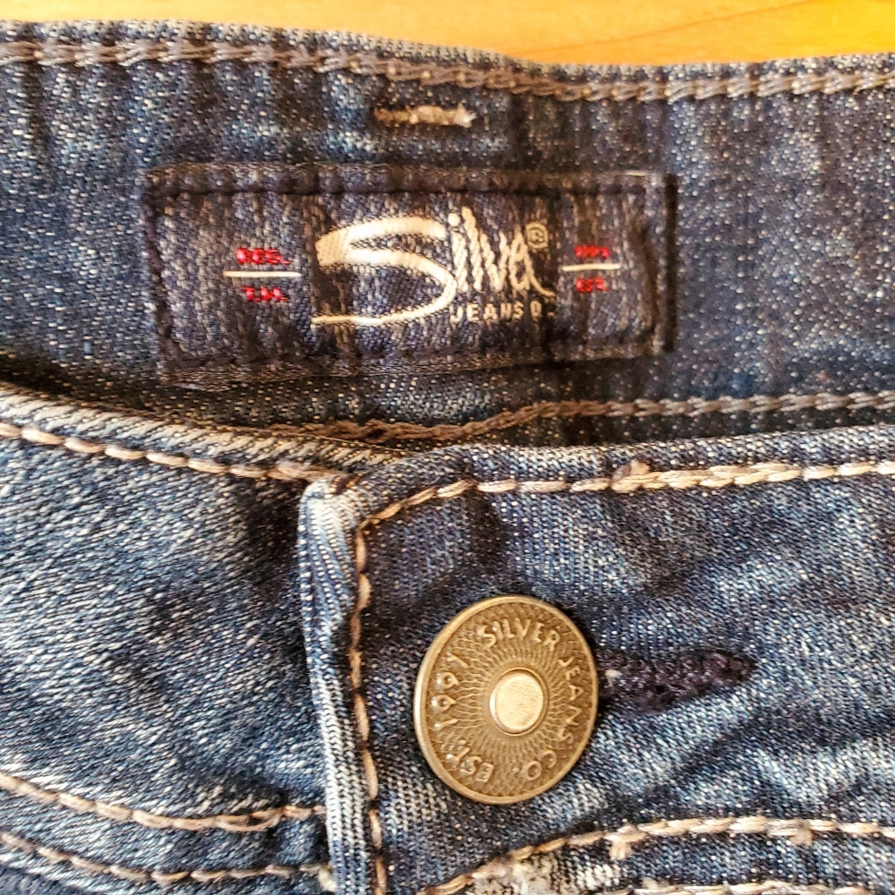 Silver Jeans - Picture 4 of 6